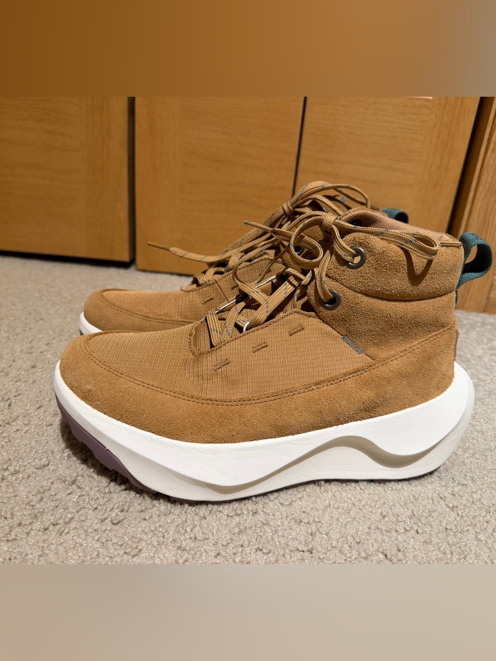 NWOT The North Face Women's Halseigh waterproof hiker boots